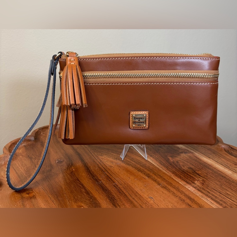 Dooney & Bourke Wexford Natural Brown Leather Double Zip Wristlet Clutch NWOT - Picture 1 of 16